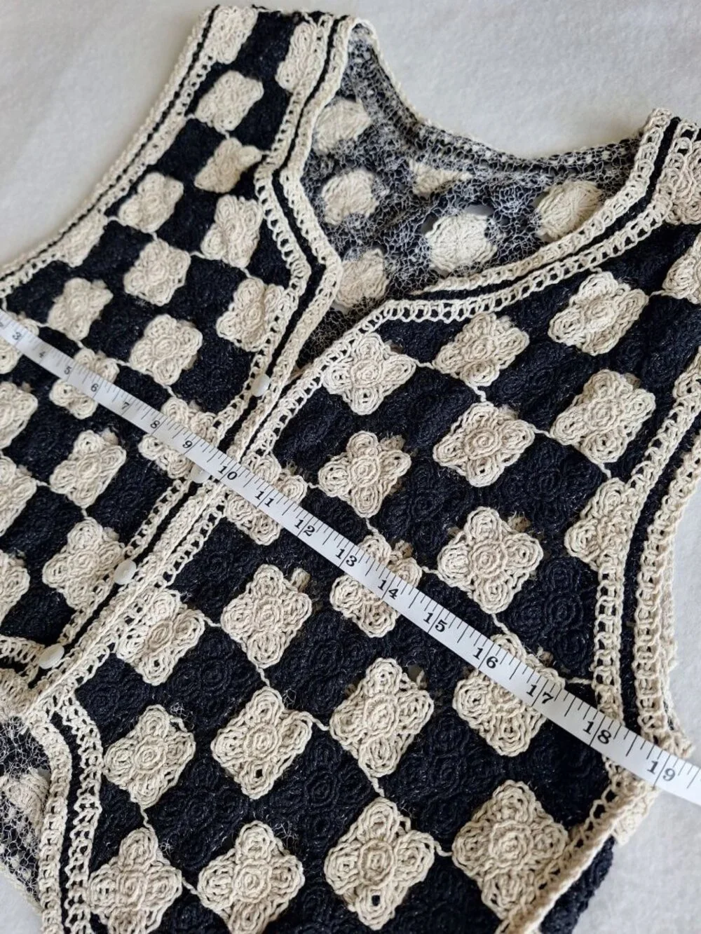 💙 Crochet Vest Black Cream Checkerboard Boho Size M/L Open Front Sweater Vest C - Picture 4 of 7